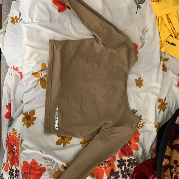 SQUATWOLF CROP TOP SIZE MEDIUM BEIGE BROWN COLOUR BRAND NEW CONDITION - Picture 2 of 2